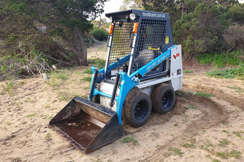 skid-steer-gp-bucket Skid steer with gp bucket